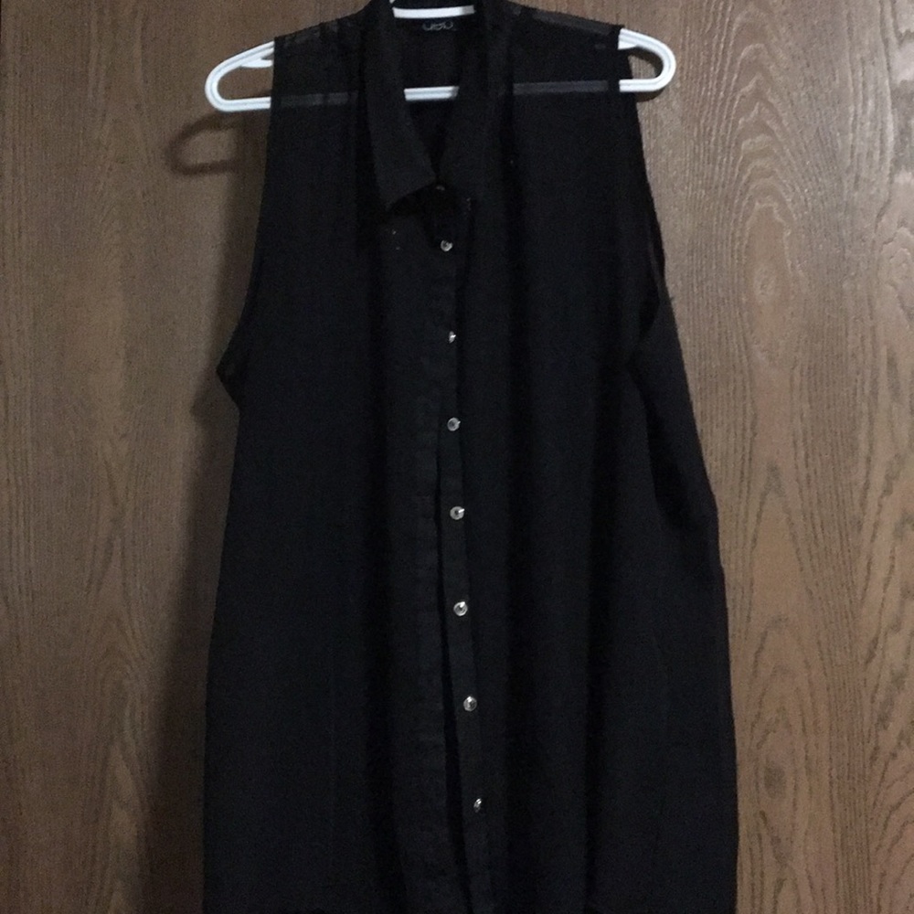Skull vest cover up